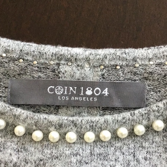NWOT beautiful detailed sweater - Picture 6 of 6